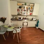 فندق مبيت وإفطار Room Inn 4*