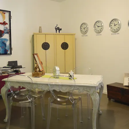 לינה וארוחת בוקר Room Inn מילאנו